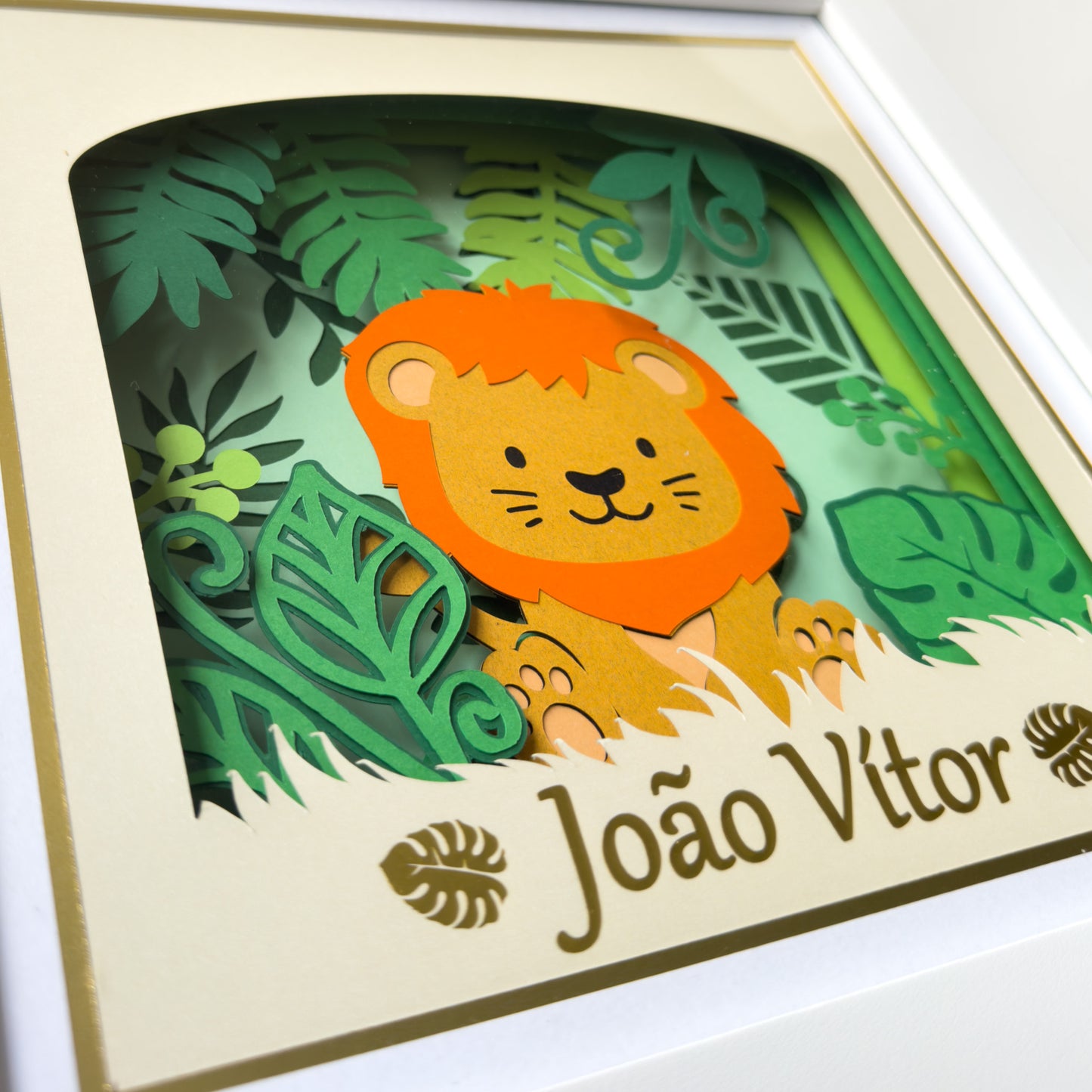 SAFARI DIVERTIDO - LEAO - Porta maternidade ou Quadro Personalizado